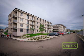 Pronájem bytu 2+kk s balkonem, sklepem a parkovacím stáním v - 4