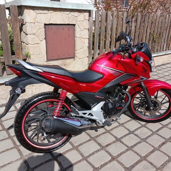Honda CB 125 F - 4