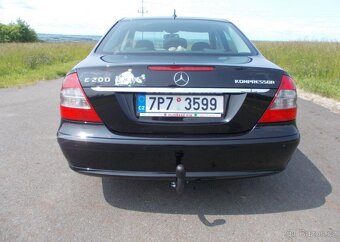 Mercedes-Benz Třídy E 1,8 i perfektní stav benzín manuál - 4