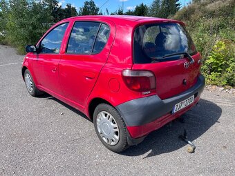 Toyot Yaris - 4