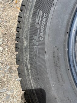 225/75/16 C Michelin - 4