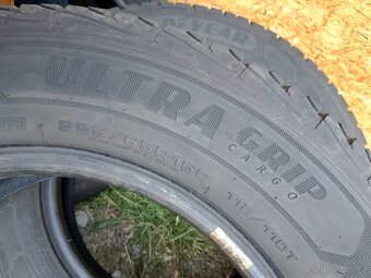 225/65/16c 112/110t Goodyear -zimní pneu 2ks dodávkové - 4