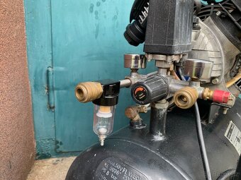 Dvoupístový kompresor Einhell AirTech EURO 4300V - 4