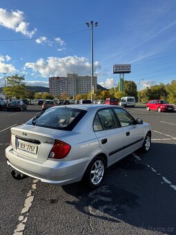 Hyundai Accent - 4