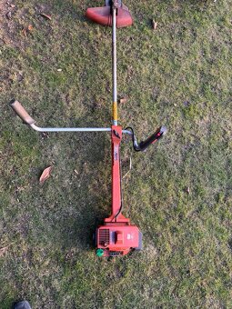 Křovinořez Husquarna 235R - 4