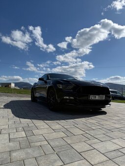 Ford Mustang 5.0 GT nádherný zvuk - 4
