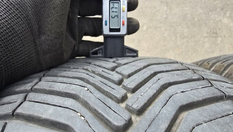 Letní pneu 215/55/17 Michelin - 4