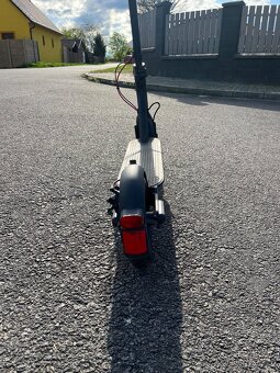Elektrická koloběžka Xiaomi mi scooter Pro 2 - 4