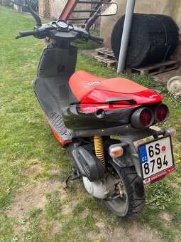 Aprilia sr 50 - 4