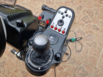 Logitech G27 Racing Wheel + včetně Wheel Stand Pro - 4