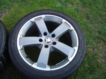 4X LETNÍ HLINÍKOVÁ KOLA ŠKODA OCTAVIA III 225/45 R17.TOP - 4
