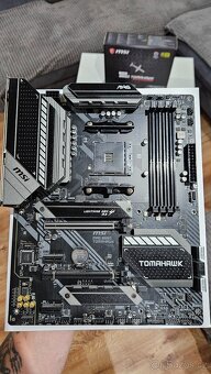AMD Ryzen 7 5800X3D / MSI MAG B550 / Corsair 32GB DDR4 - 4