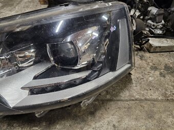 Přední světla Bi-xenony VW T5.1 - 4