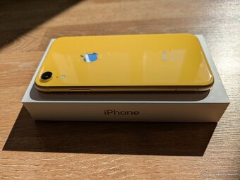 iPhone XR 64gb žlutý - 4