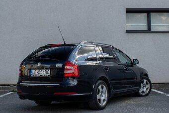 Škoda Octavia Combi 2.0 TDI CR RS DSG - 4