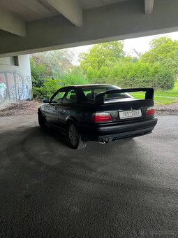 Bmw e36 coupe - 4