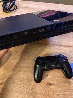 Sony PlayStation 4 1T CUH-1116B s originálním Gamepad+stojan - 4