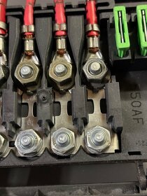 Octavia 1 1.8T nosič pojistek 1J0 937 550 AF - 4