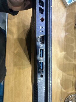 Acer Predator Helios 300 – i7 – NA OPRAVU / NA DÍLY - 4