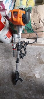 Člun s benzinovým motorem - 4