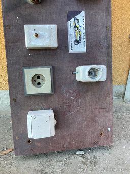 Stavební rozvaděč, elektroinstalace, elektrosoučástky 500 kč - 4