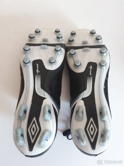 Kopačky UMBRO vel. 41 - 4