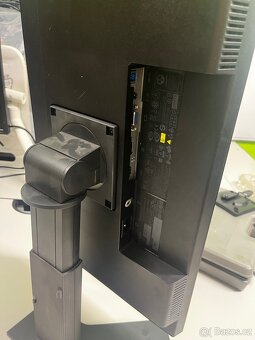 Lenovo monitor - polohovací - 4