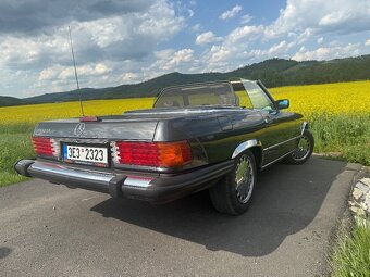 Mercedes SL 560 R107 W107 - 4
