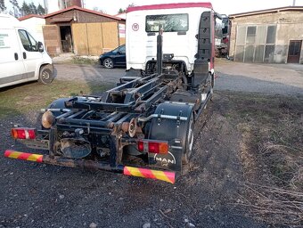 Prodám kontejnerové auto MAN 7,5 t - 4