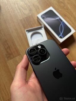 Apple iPhone 16 Pro 128GB černý - 4