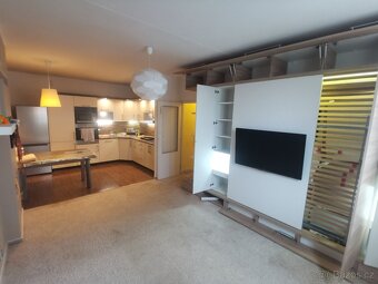 Byt 2+kk, Palachova, ZR - sklopné postele a vesta. skříně - 4