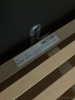 Postel s roštem + noční stolek - 4