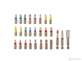 AKU šroubovák s kufříkem a příslušenstvím. - 4