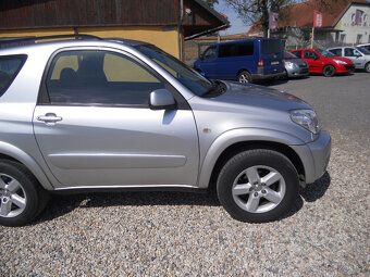 Toyota Rav4 2.0 VVT-i 4x4 110Kw Výhřev sedaček - 4