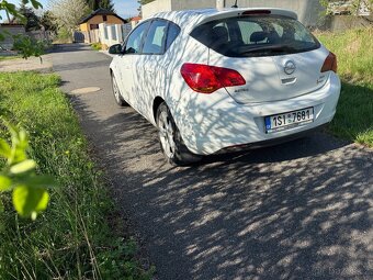 Opel ASTRA 1.7 CDTi - 4