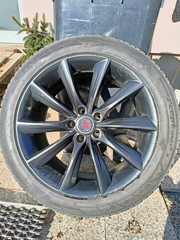 Tesla model X kola a pneumatiky zimní r20 - 4