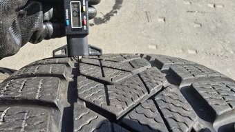 Zimní pneu 235/45/18 Pirelli - 4