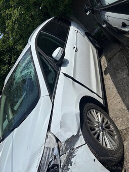 Auto Ford Galaxy - 4