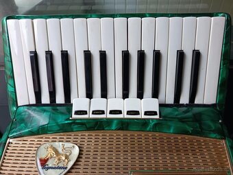 Acordeon Pianola I. 60 basů - 4