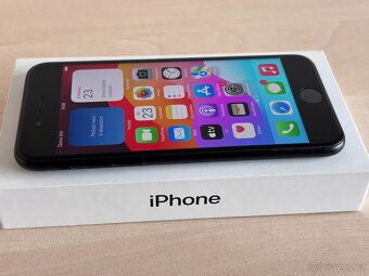 iPhone SE (2020) 64 GB - 4