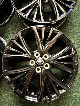5x100 R17 Toyota Yaris NG Originál alu disky - TOP STAV - 4