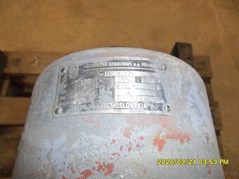 Elektromotor s převodovkou - 4