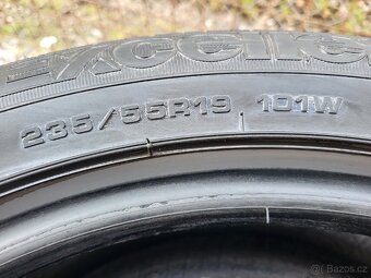 235 55 19" 101W  GoodYear - 4
