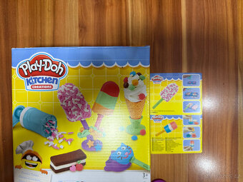 Play-Doh Kitchen Creations, výroba zmrzliny - 4