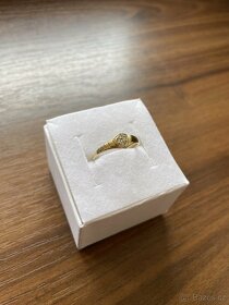 Zlatý prsten se zirkony - 4