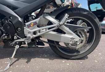 Suzuki GSR600 - 4