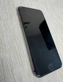 Iphone 8 - 64GB - 4