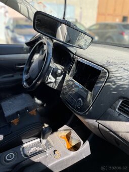 Mitsubishi Outlander - 4