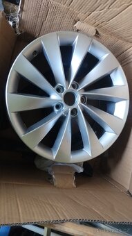 1x originální alu kolo VW Interlagos 18” – Passat CC - 4