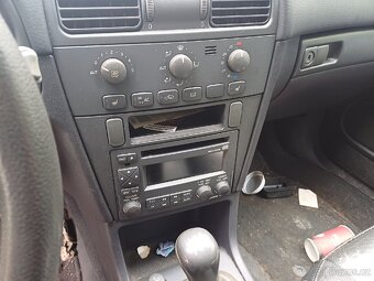 Volvo v40 1.9 d 75 kw r.v.2003 - 4